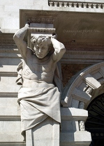 Câmara Municipal Statue