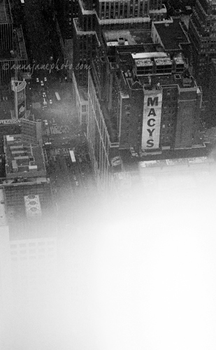 20040426 View from Empire State Building, Macy's B&W 1200px.jpg