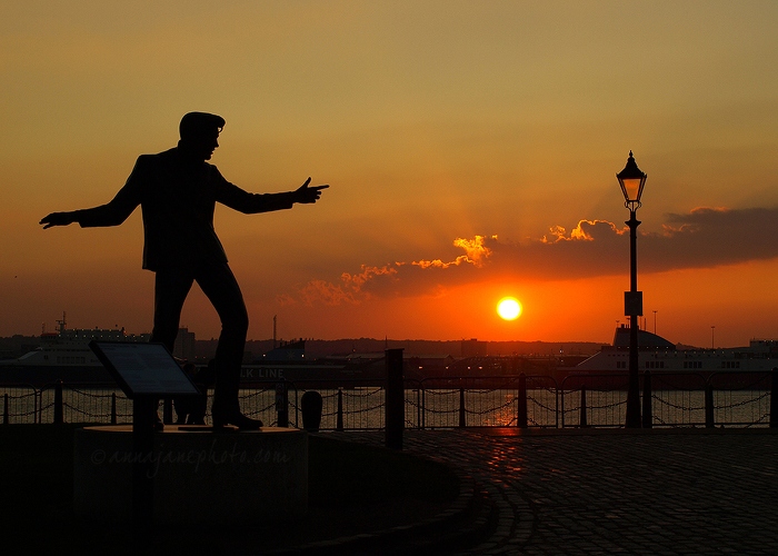 20080927-billy-fury-statue-sunset-mersey.jpg