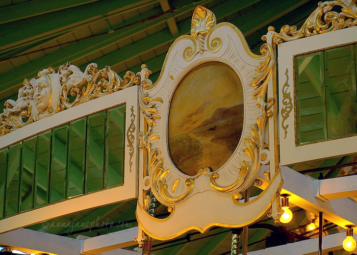 20090628-crescent-park-carousel-detail.jpg