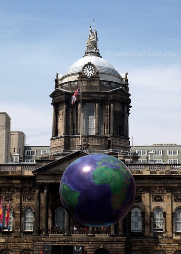 20100605-globe-liverpool-town-hall.jpg