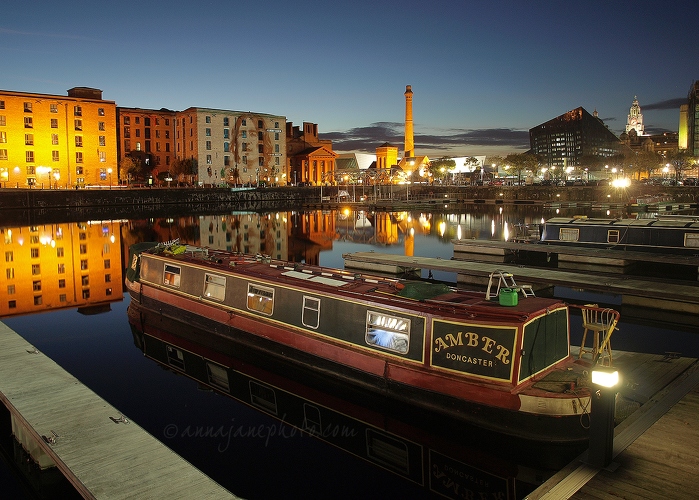 20101016-salthouse-dock-lennon-projection.jpg