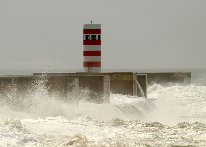 20110911-foz-do-douro-lighthouse-1.jpg