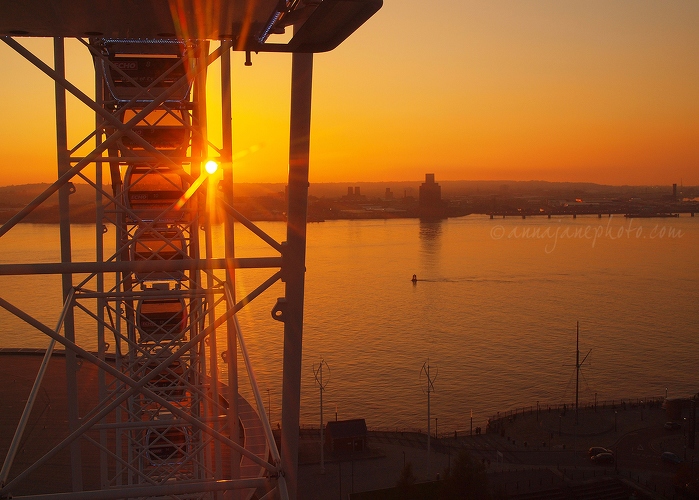 20121021-river-mersey-sunset-from-wheel.jpg