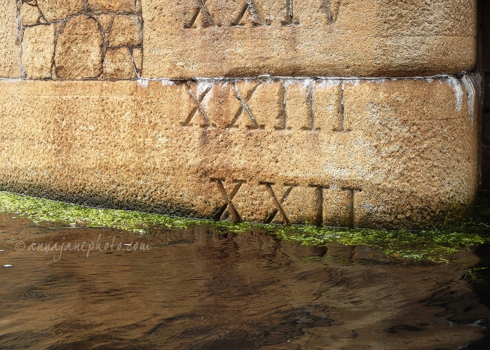 20140613-depth-marker-albert-dock.jpg