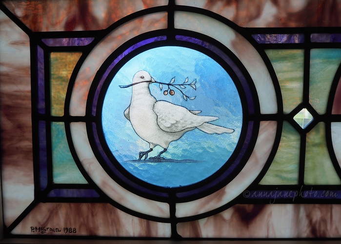 20140920-summerville-church-stained-glass-dove.jpg