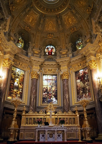 20141105-berlin-cathedral-altar.jpg