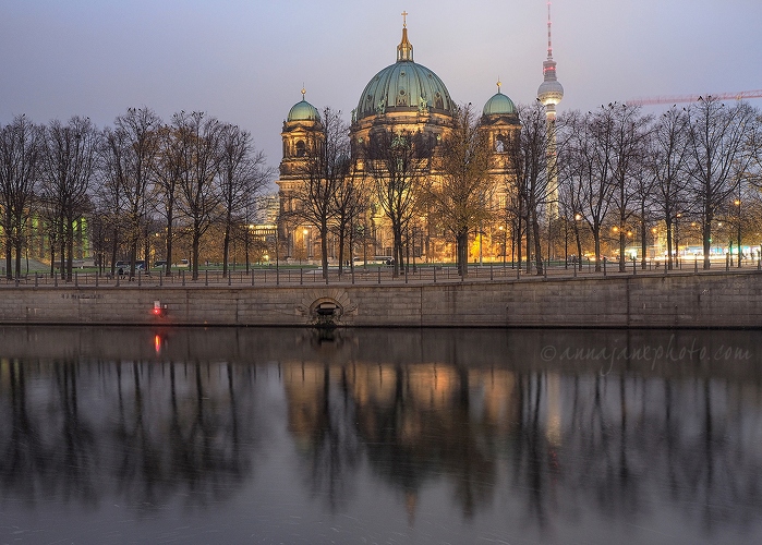 20141105-berlin-cathedral-and-kupfergraben.jpg