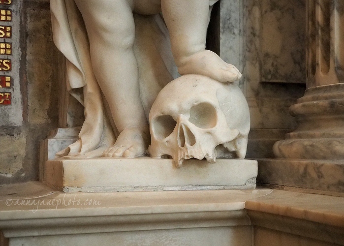 20141225-york-minster-skull.jpg