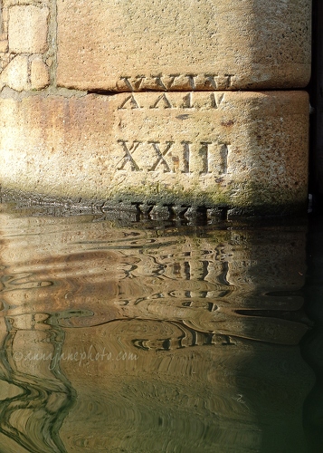 20170315-albert-dock-depth-marker.jpg