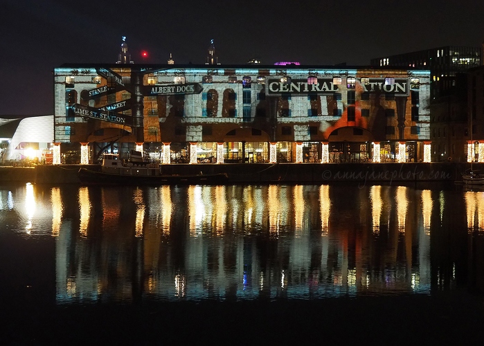 20191221-albert-dock-projections.jpg