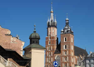 Cloth Hall & St Mary's